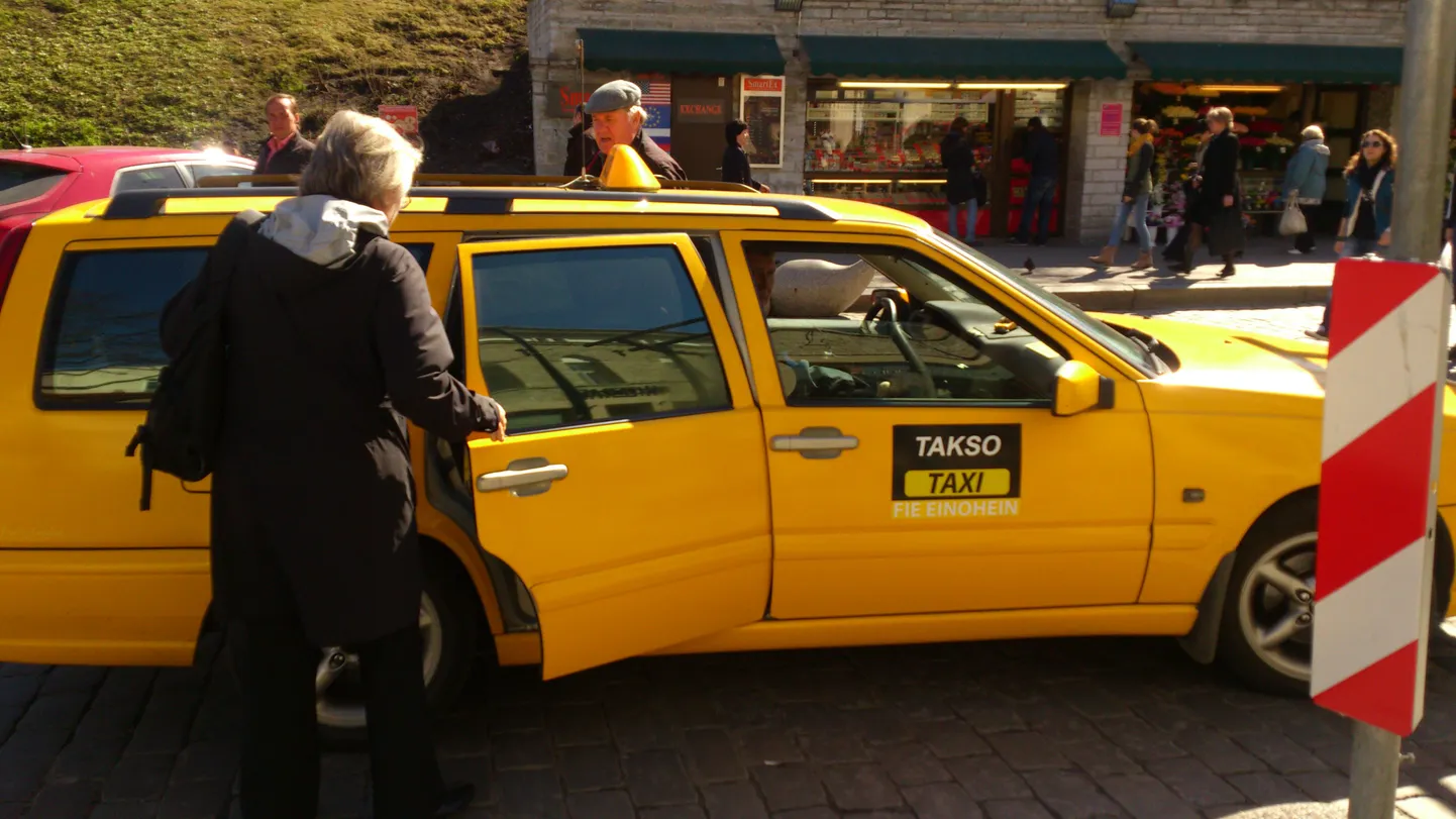 Muidu kasutab kollast tunnusvärvi Tallinna taksodest üksnes Tallink.