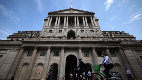 Inglismaa keskpanga otsus võimaldab Jamesil vanemate juurest kunagi välja kolida