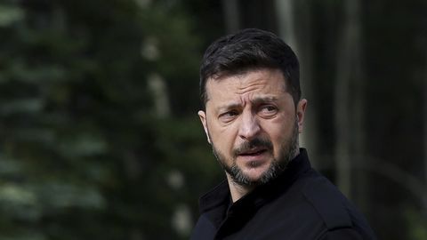 Pretkorupcijas iestāžu likuma maiņa ir adekvāta atbilde uz protestiem, paziņo Zelenskis