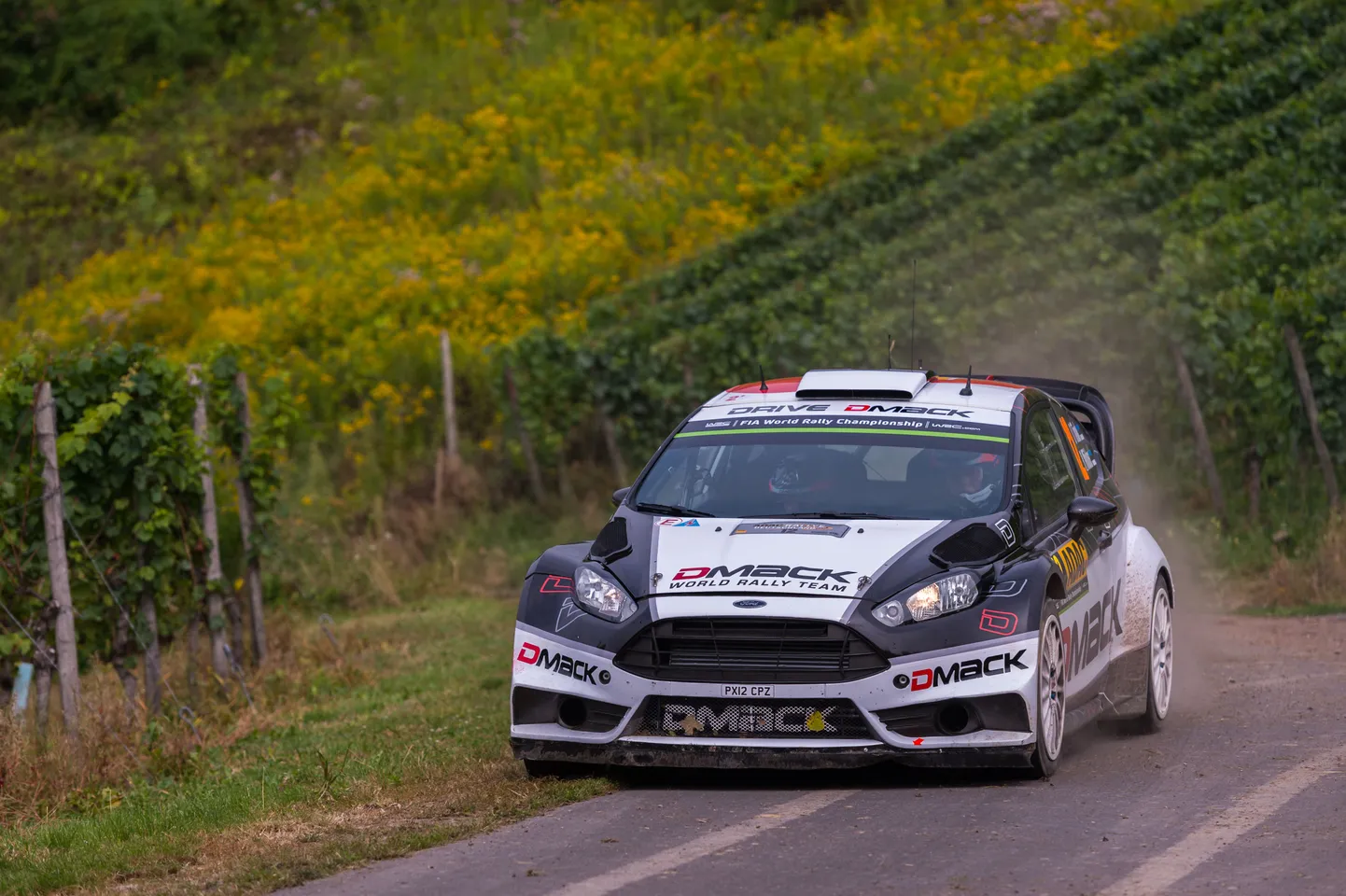 Ott Tänak kihutamas Saksamaa rallil.