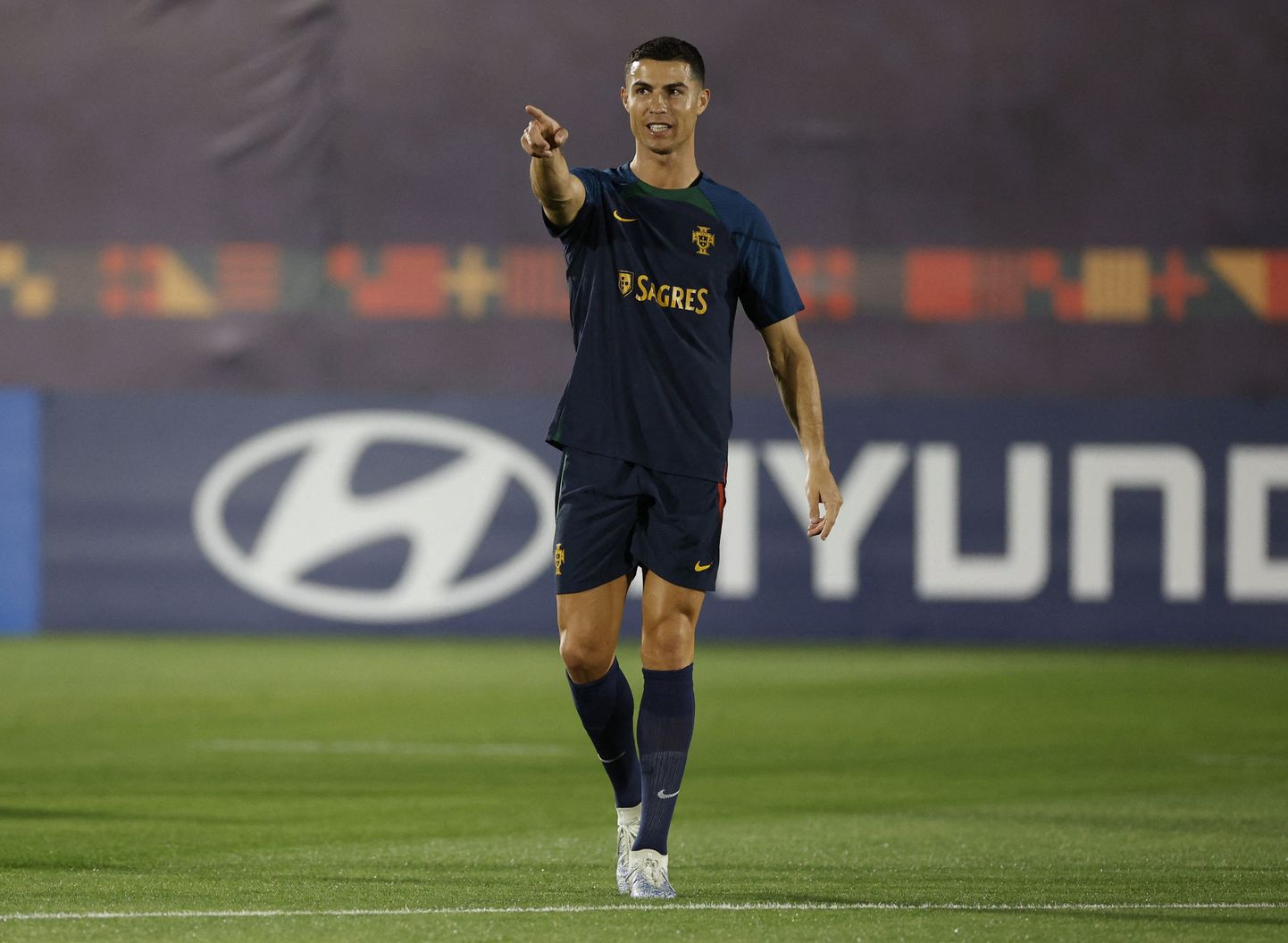 Роналду подписал многомиллионный контракт с арабским клубом.