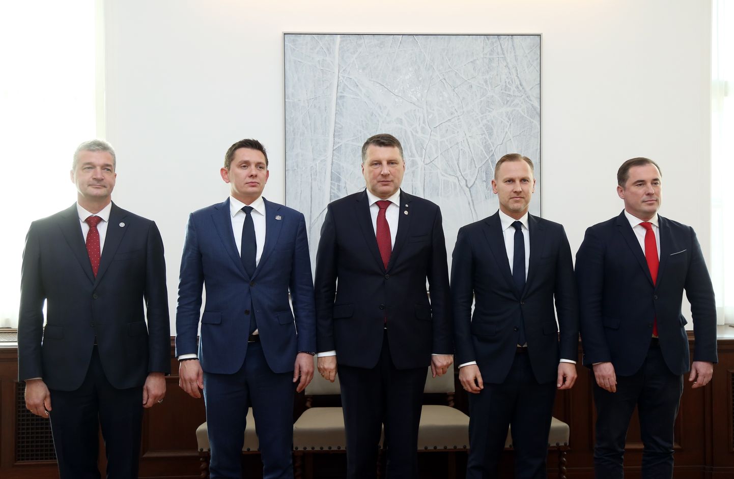 Встреча президента Раймонда Вейониса (в центре) с представителями партии "KPV LV"