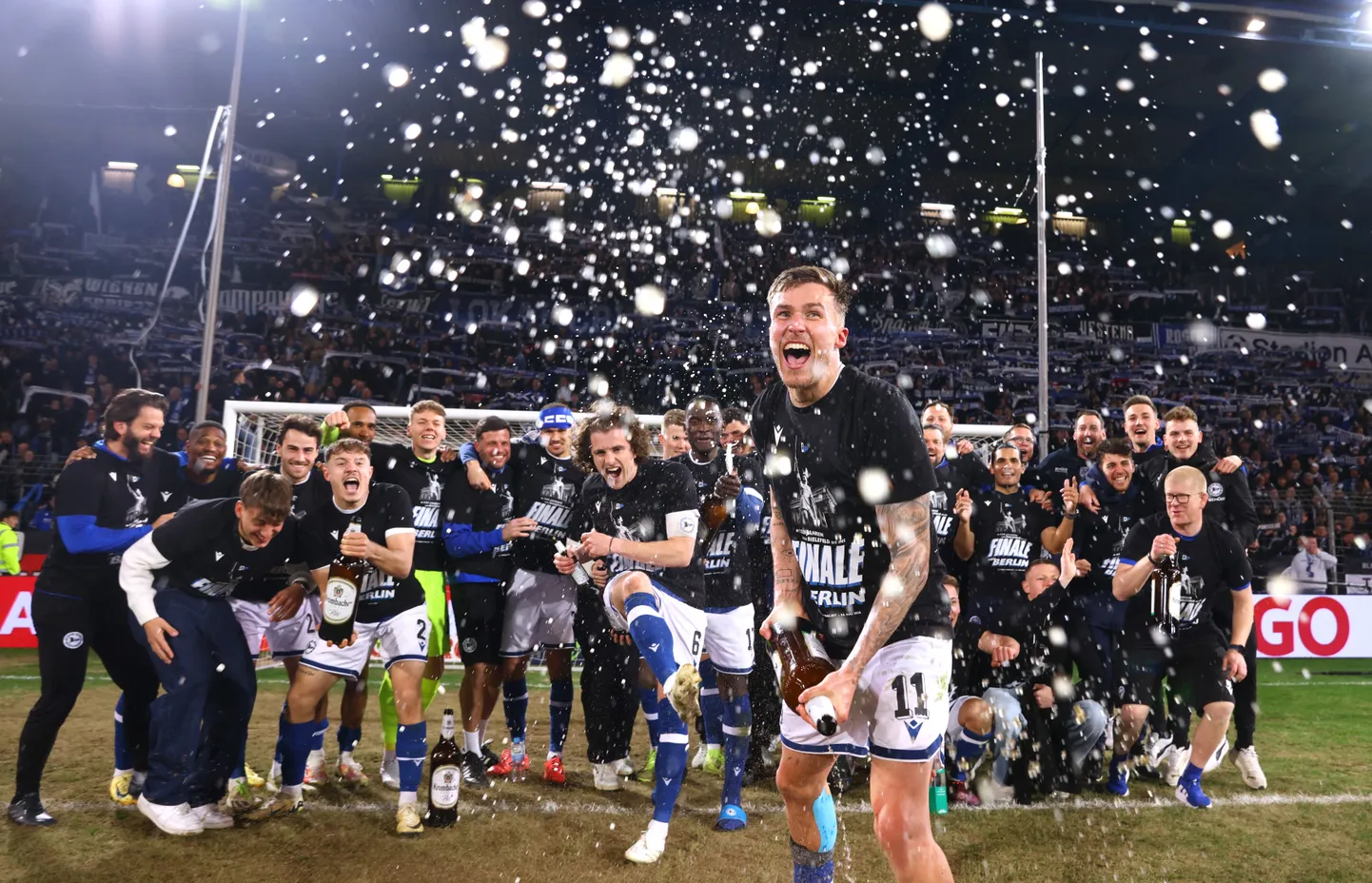 "Arminia" futbolistu svinības.