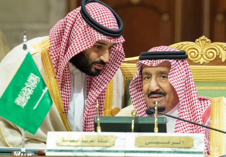 Kroonprints Mohammed bin Salman (vasakul) ja kuningas Salman bin Abdulaziz Al Saud.
