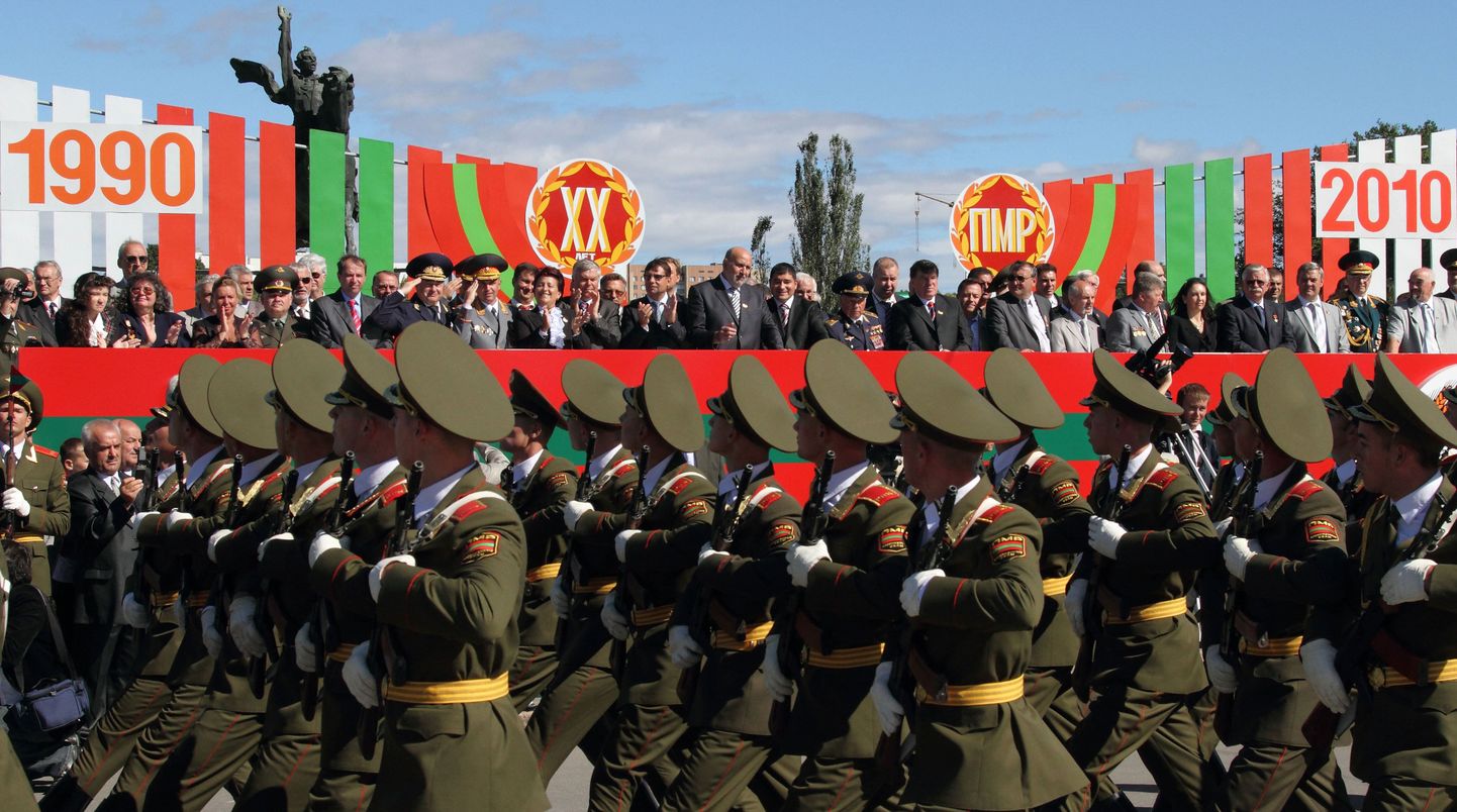Separatistliku Transnistria sõdurid Tiraspolis.