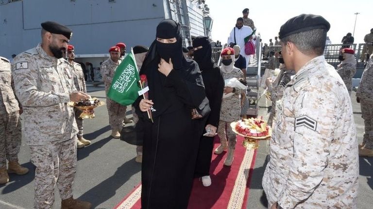 В портовый город Джидда уже прибыли из Судана несколько граждан Саудовской Аравии и других стран