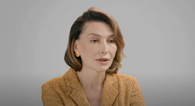 Жігіт резеңке қуыршақ сатып алып, оны трахты.