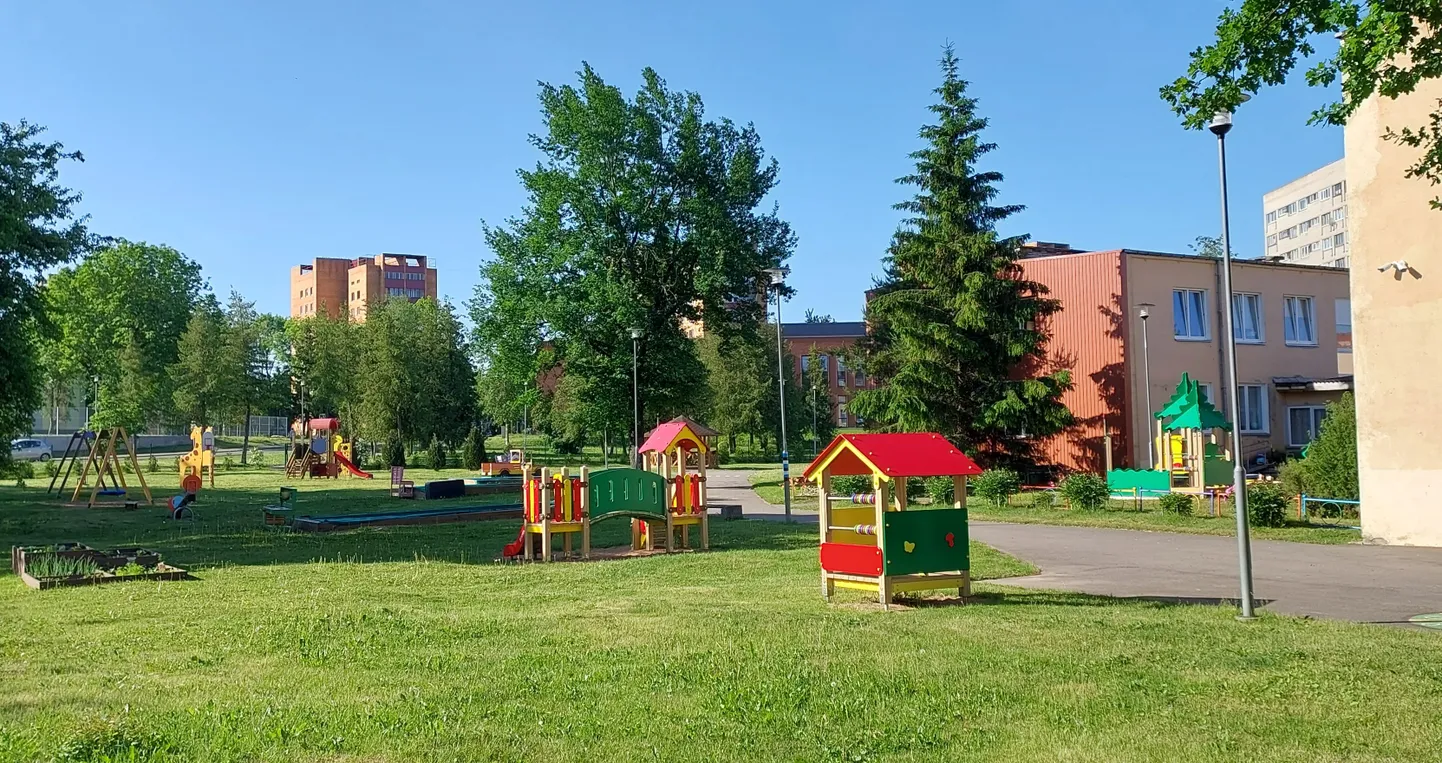 Siia kinnistule, kus praegu tegutseb lasteaed Aljonuška, peaks mõne aasta pärast kerkima Järve kooli uus maja.
