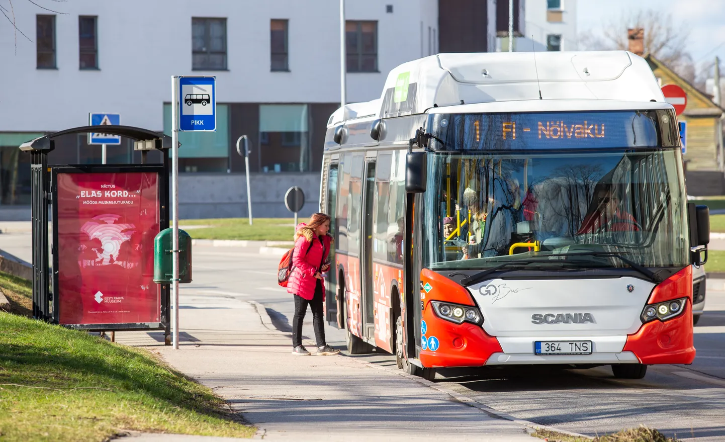 Pildil Pärmivabriku vastas asuv bussipeatus.