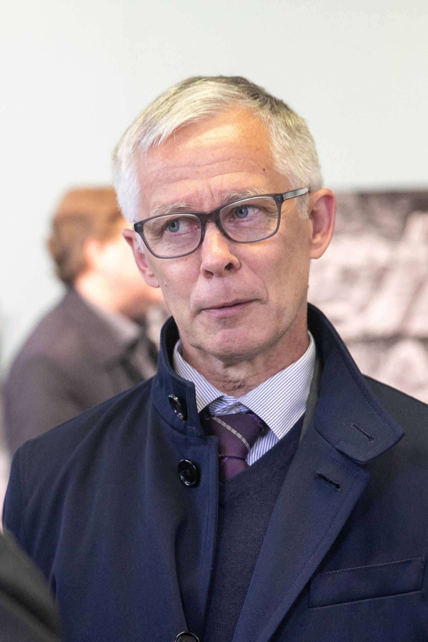 Soome suursaadik Timo Kantola kuulas huviga Raivo Riimi juttu Rakvere ajaloost.