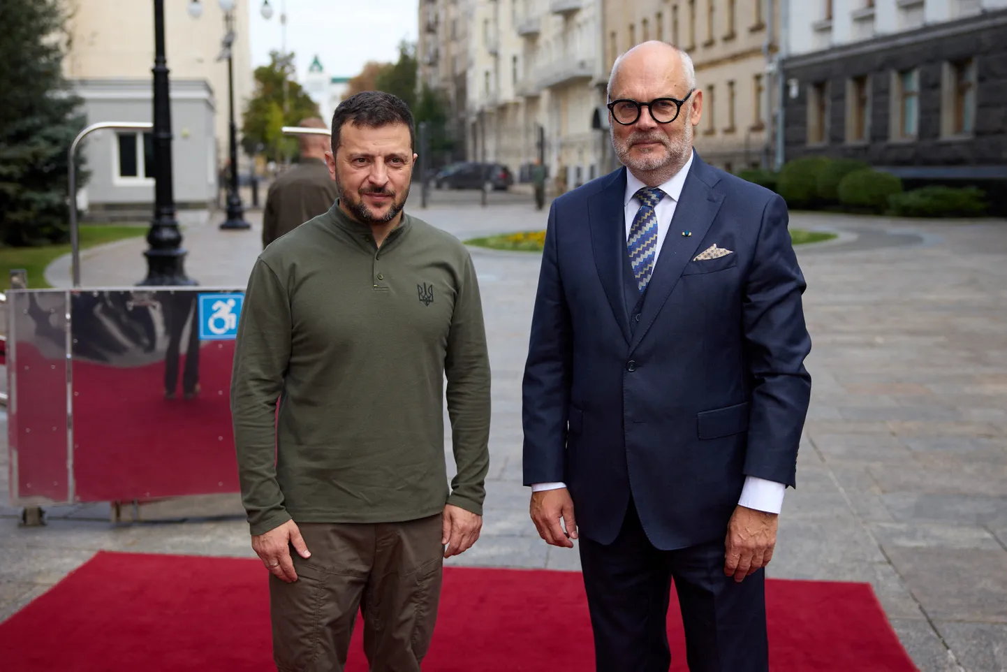 President Alar Karis septembris Kiievis kohtumisel riigipea Volodõmõr Zelenskõiga.