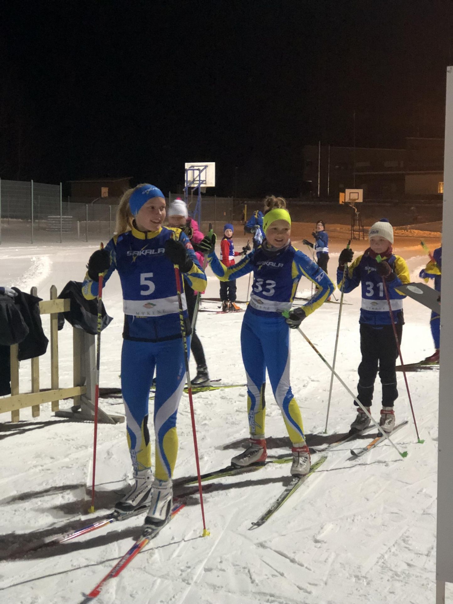Kolmapäeva õhtul sõideti Holstre-Pollis Viljandi suusasarja esimene osavõistlus. Võistlejaid soosisid nii ilm kui lumeolud.