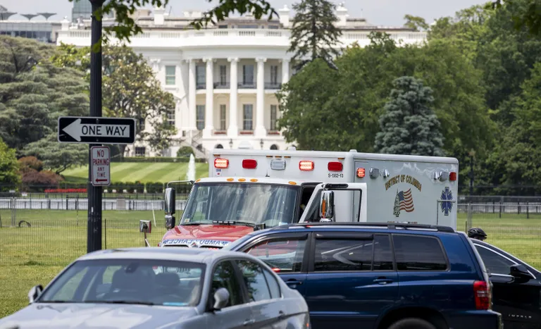 Washingtonis Valge Maja juures süütas end üks mees