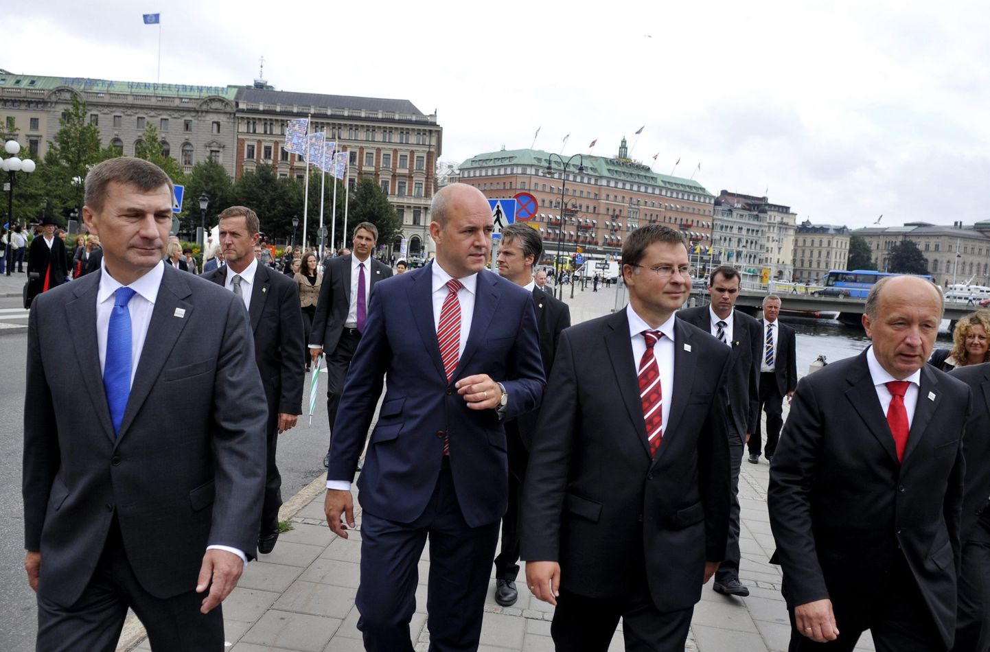 Eesti peaminister Andrus Ansip (vasakult), Rootsi peaminister Fredrik Reinfeldt, Läti peaminister Valdis Dombrovskis ja Leedu peaminister Andrius Kubilius täna Stockholmis.