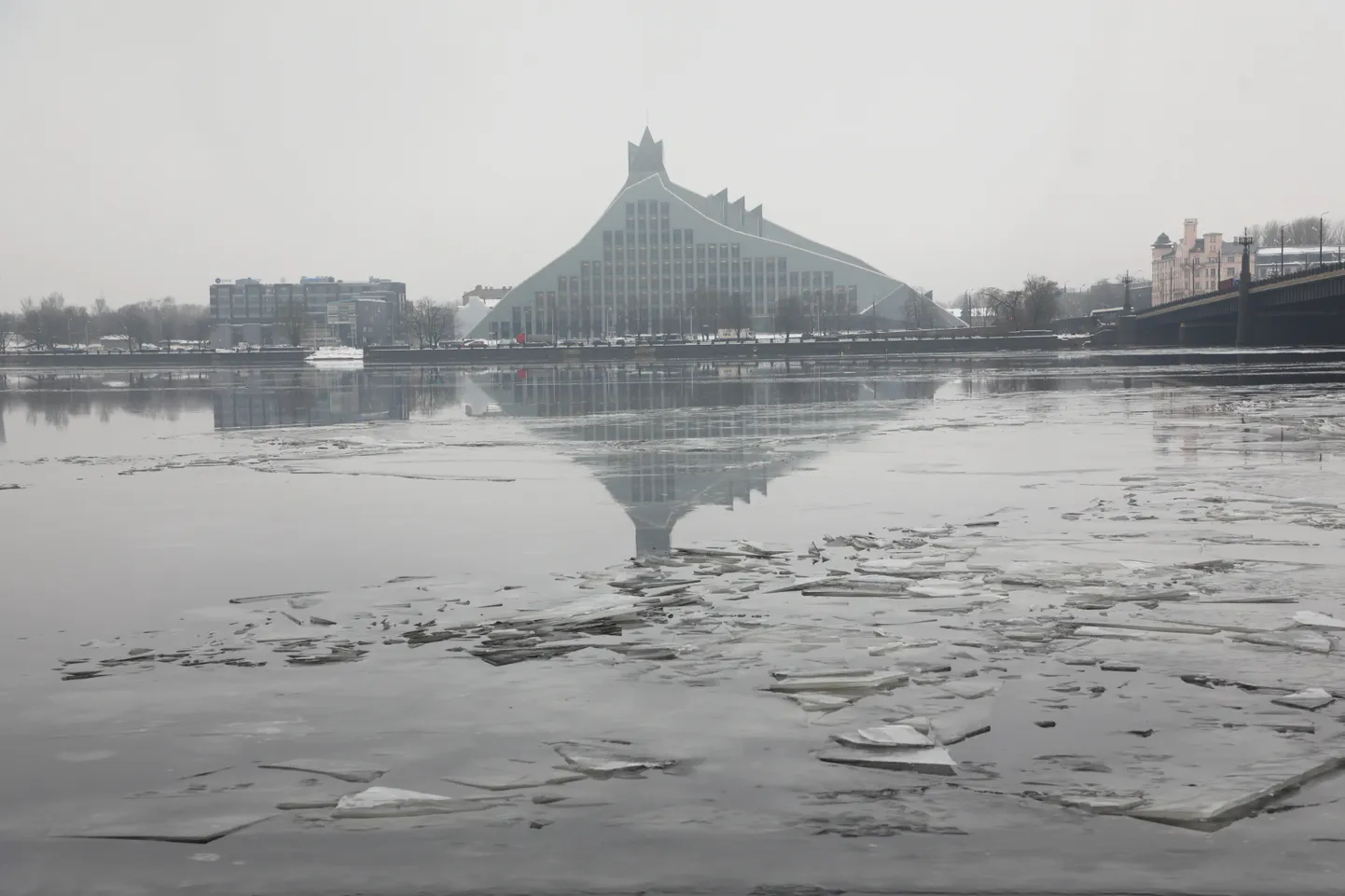 Замок света. Иллюстративное фото.