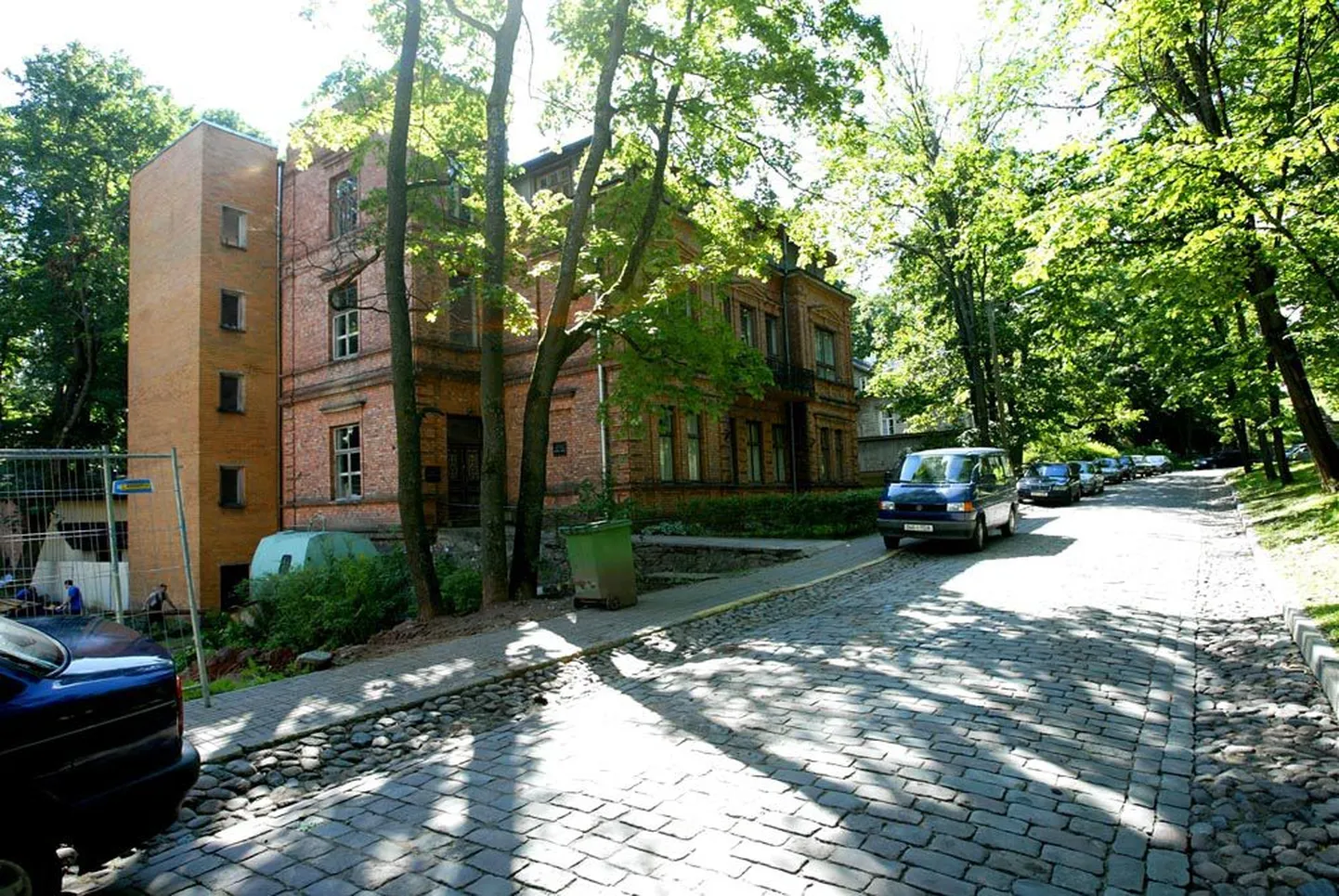 Tartu kunstimuuseumi maja Vallikraavi tänaval.