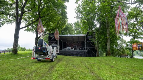 Platsid on festivali ootel, vihmast pehme pinnas nõudis esimest korda kaitsematte