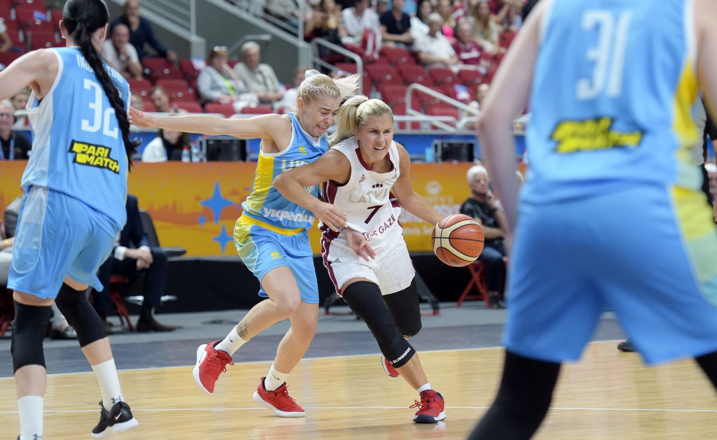 Eiropas čempionāta spēle basketbolā sievietēm, kurā tiekas Latvijas un Ukrainas valstsvienības "Arēnā Rīga".
