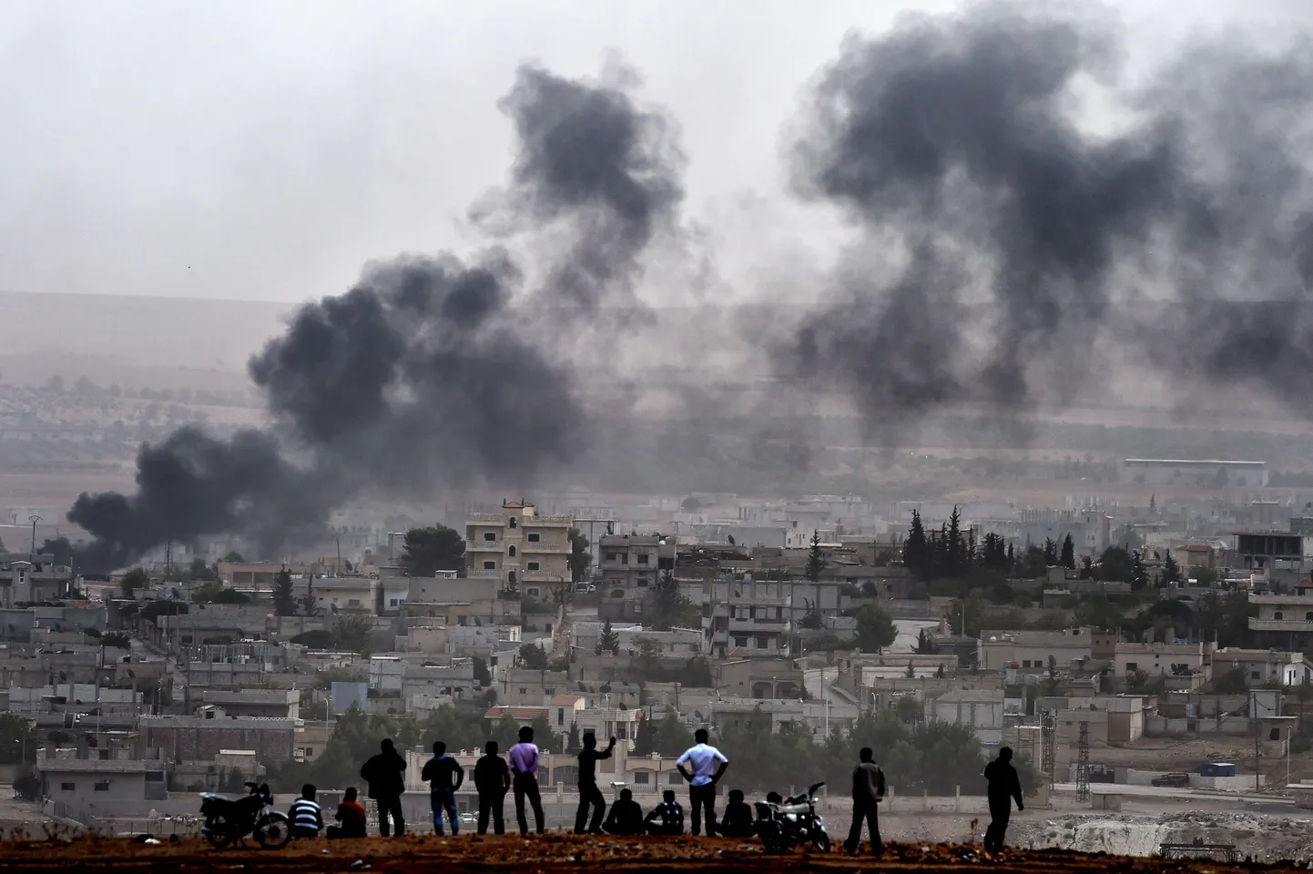 Suitsusammas Kobane kohal.
