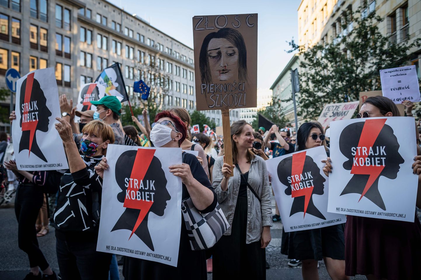Protesti Varšavā pret Polijas ieceri izstāties no Stambulas konvencijas.