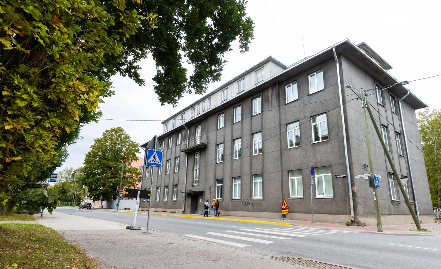J. Kuperjanovi 1 kõrvakliiniku maja saab tühjana seista napilt kaks aastat. Järgmise aasta lõpus peaks seal hakkam ümberhitustööd.