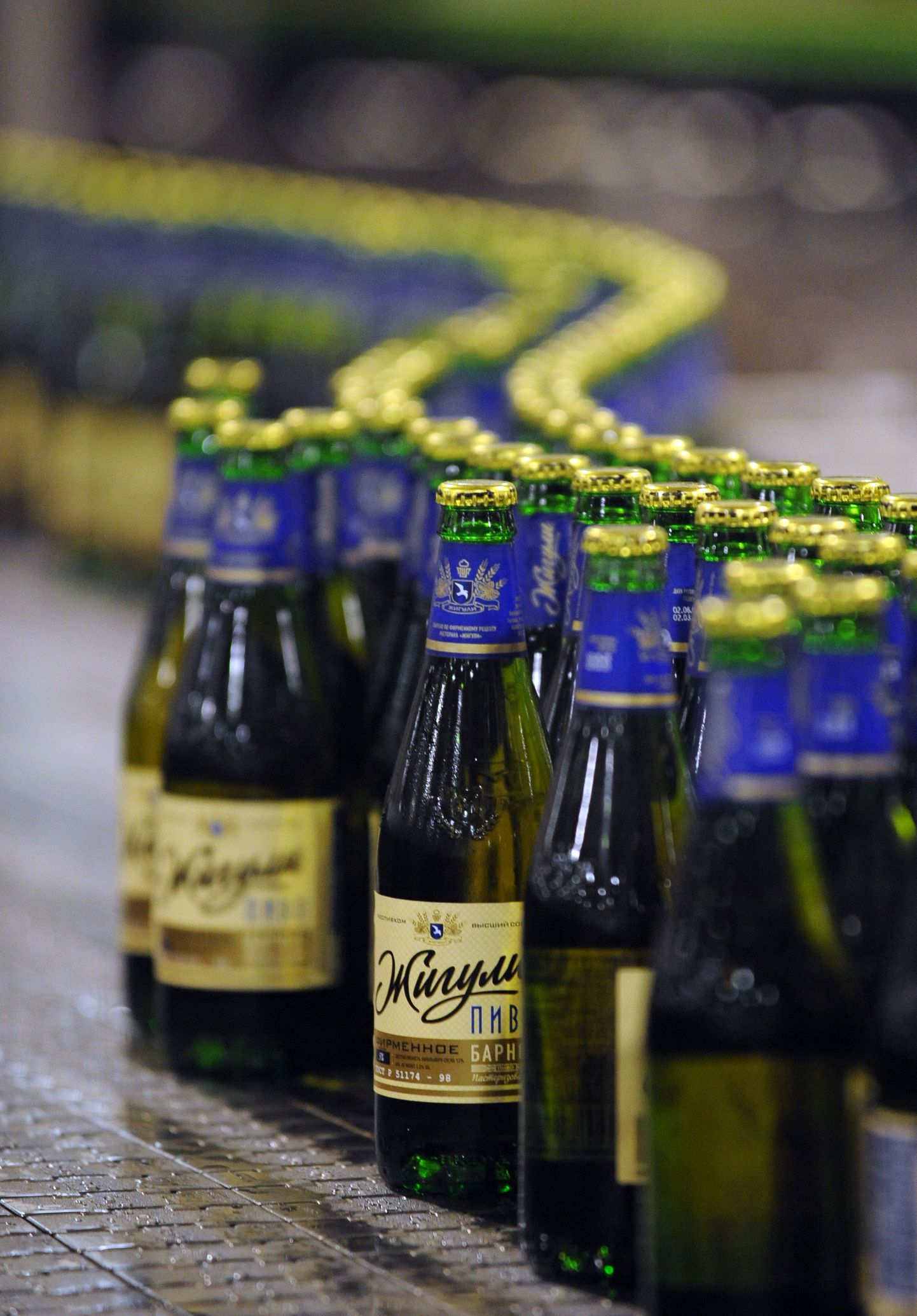 Žiguli õlle pudelid Moskvas asuvas tehases.