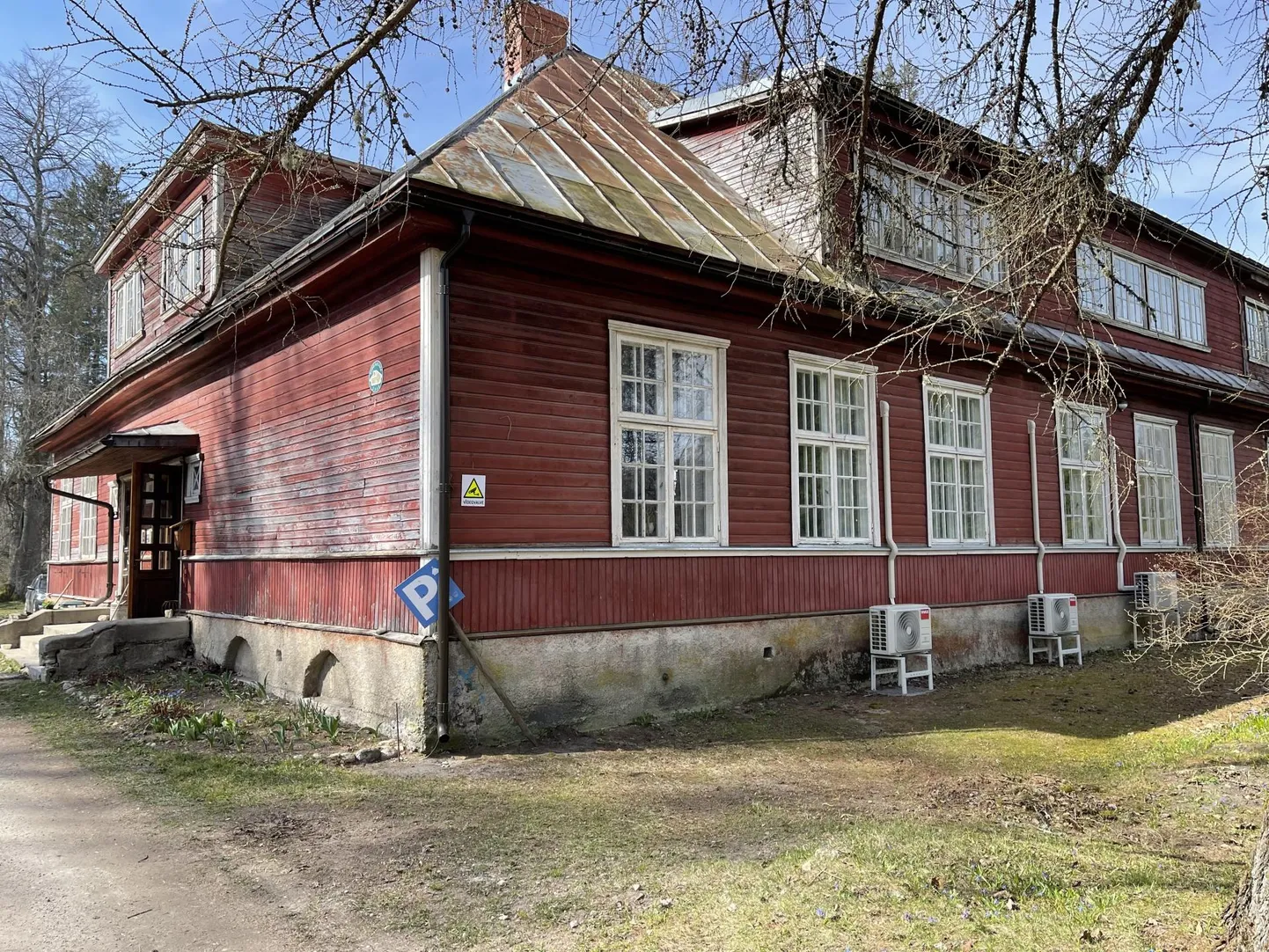 Lindi vana külakoolimaja on uuel eluringil kohvikuna. FOTOD: Britt Rosen