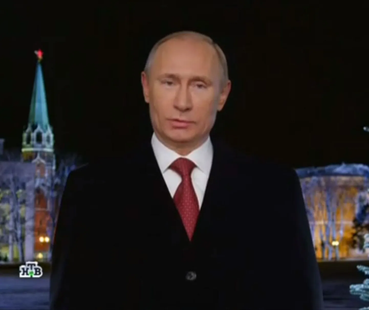 Владимир Путин обращается к россиянам по случаю Нового года.
