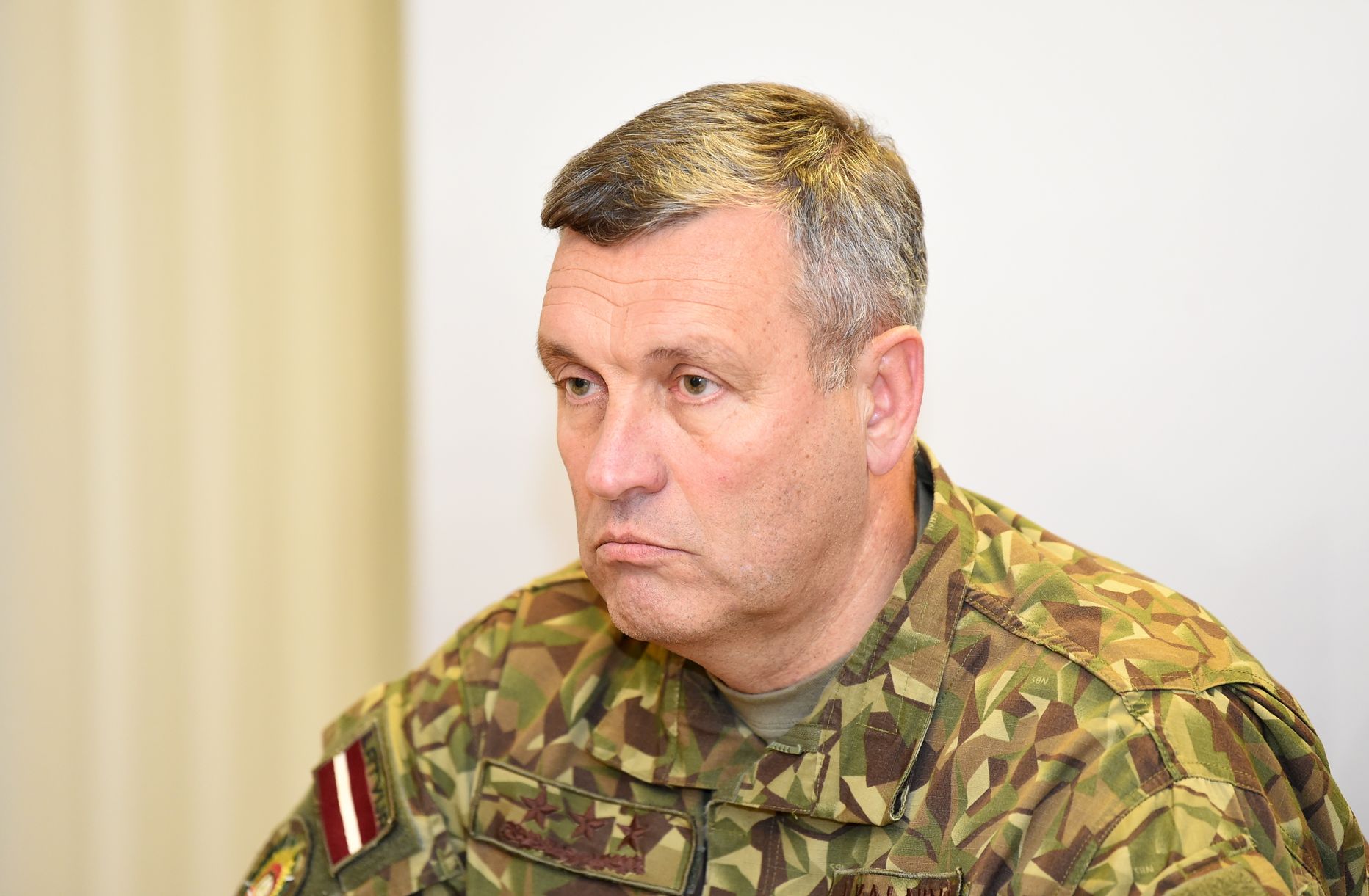 Latvijas Nacionālo bruņoto spēku komandieris Leonīds Kalniņš.