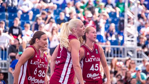 Latvijas 3x3 basketbolistes spraigā cīņā tomēr zaudē vietu Pasaules kausa ceturtdaļfinālā