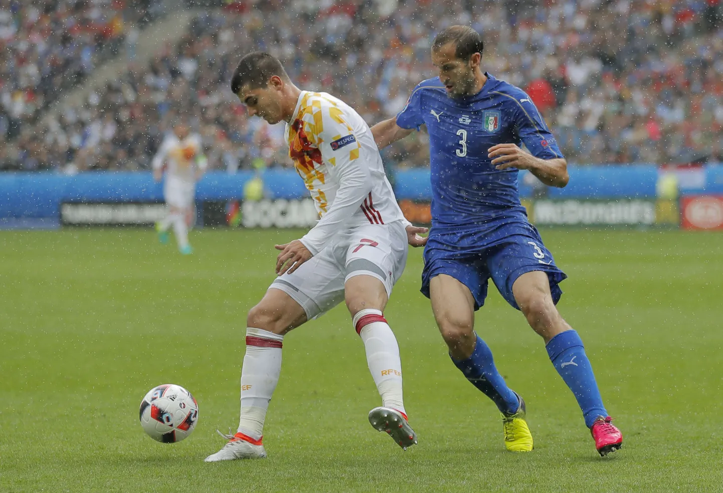 Alvaro Morata (vasakul)ja Giorgio Chiellini