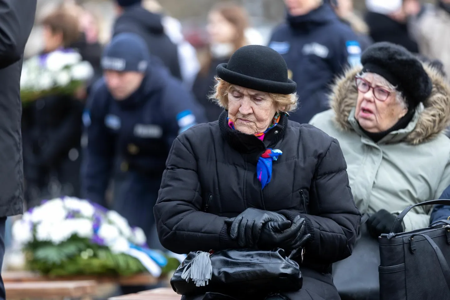 Elve Laas 25. märtsil Rakveres «Okaskrooni» mälestusmärgi juures.
