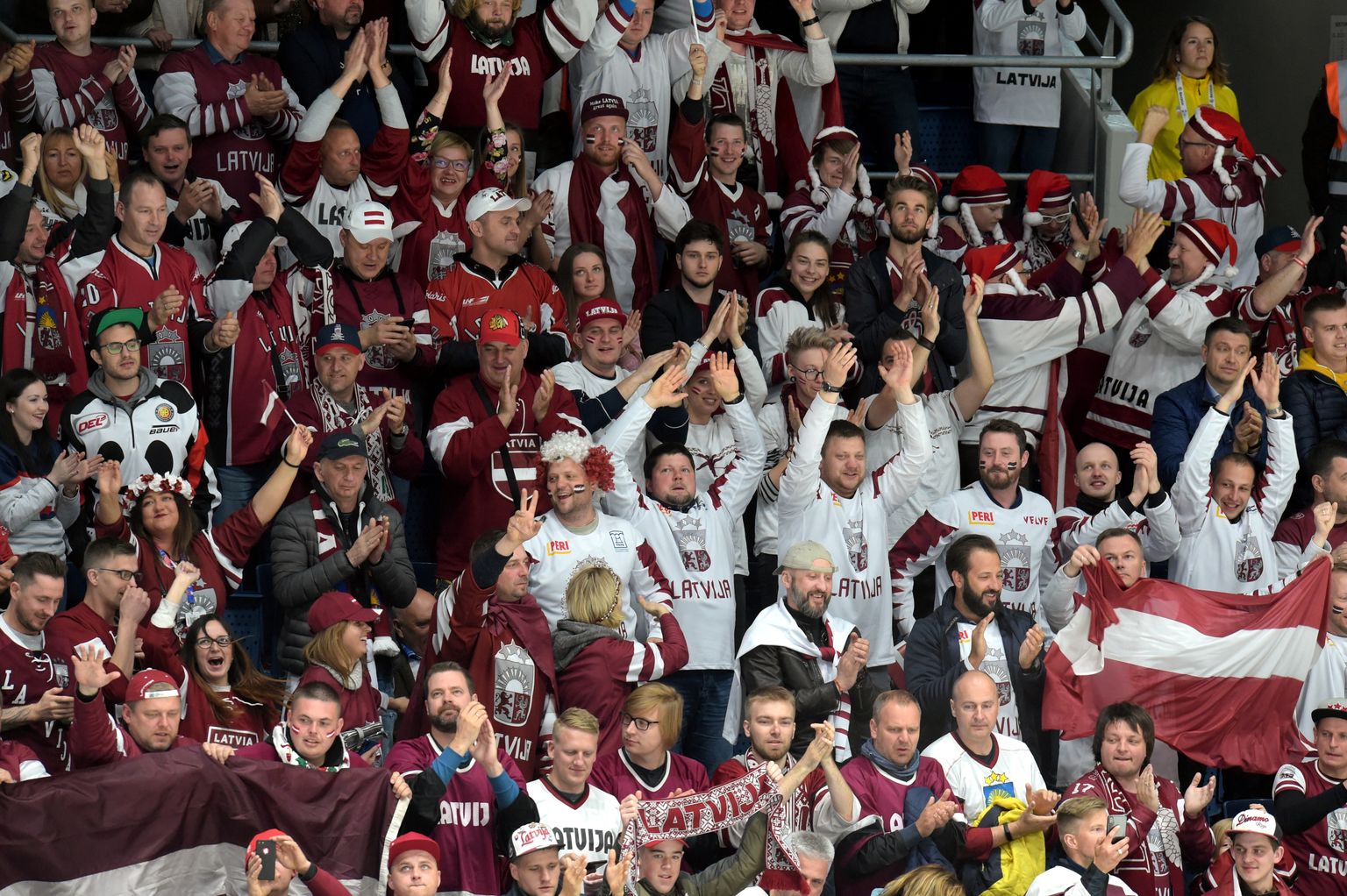 Latvijas hokeja izlases fani.