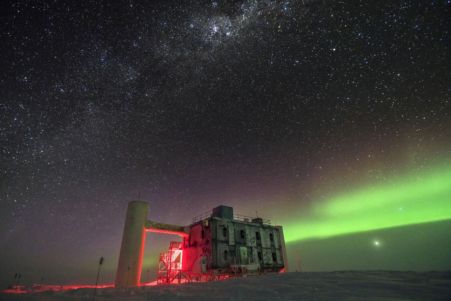 IceCube neutriinoobservatoorium lõunapoolusel