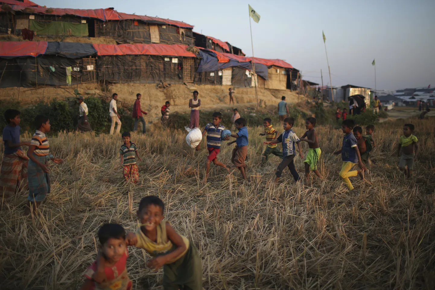 Rohingad Bangladeshis põgenikelaagris.