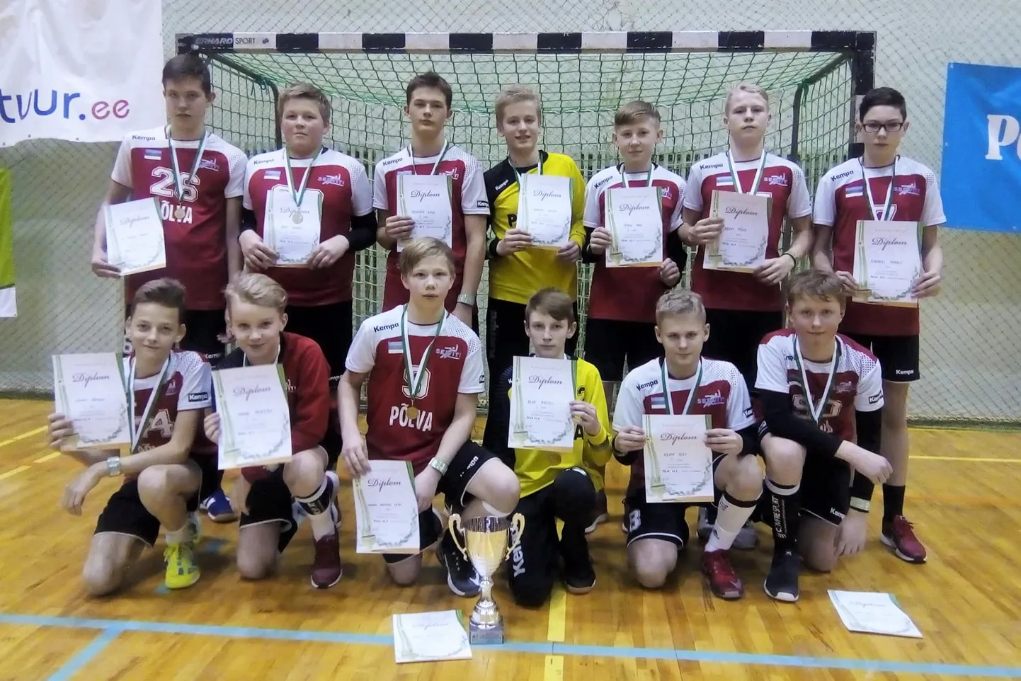 Põlva spordikooli võidukas esindusmeeskond