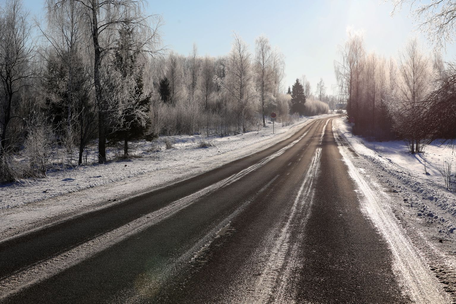 Зимняя дорога. Иллюстративное фото