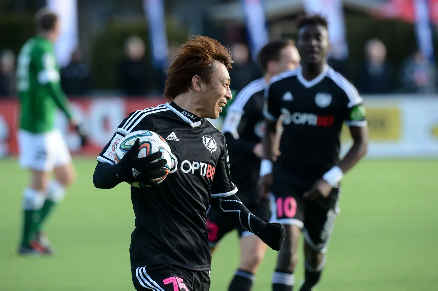 Hidetoshi Wakui.