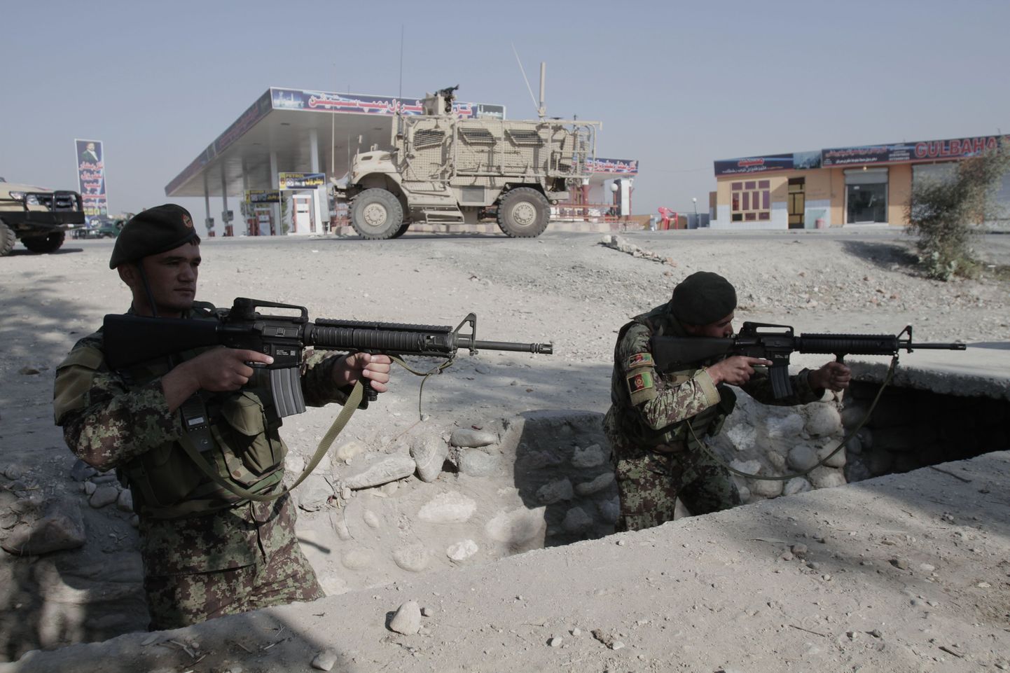 Afganistani rahvusarmee sõdurid valvepositsioonil.