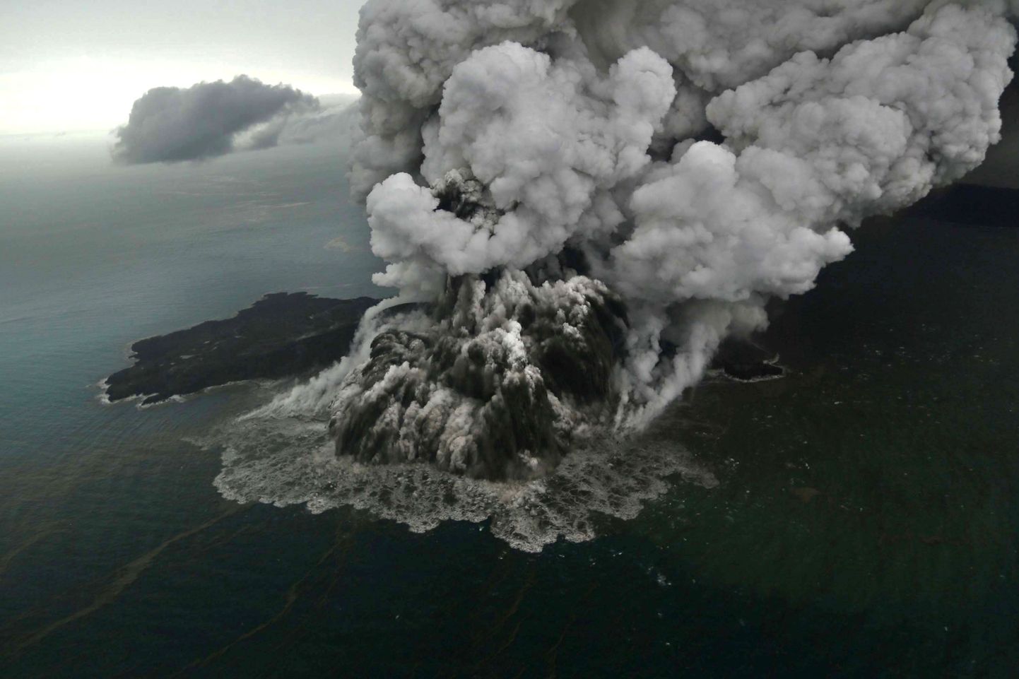 Krakatoa vulkaanipurse.