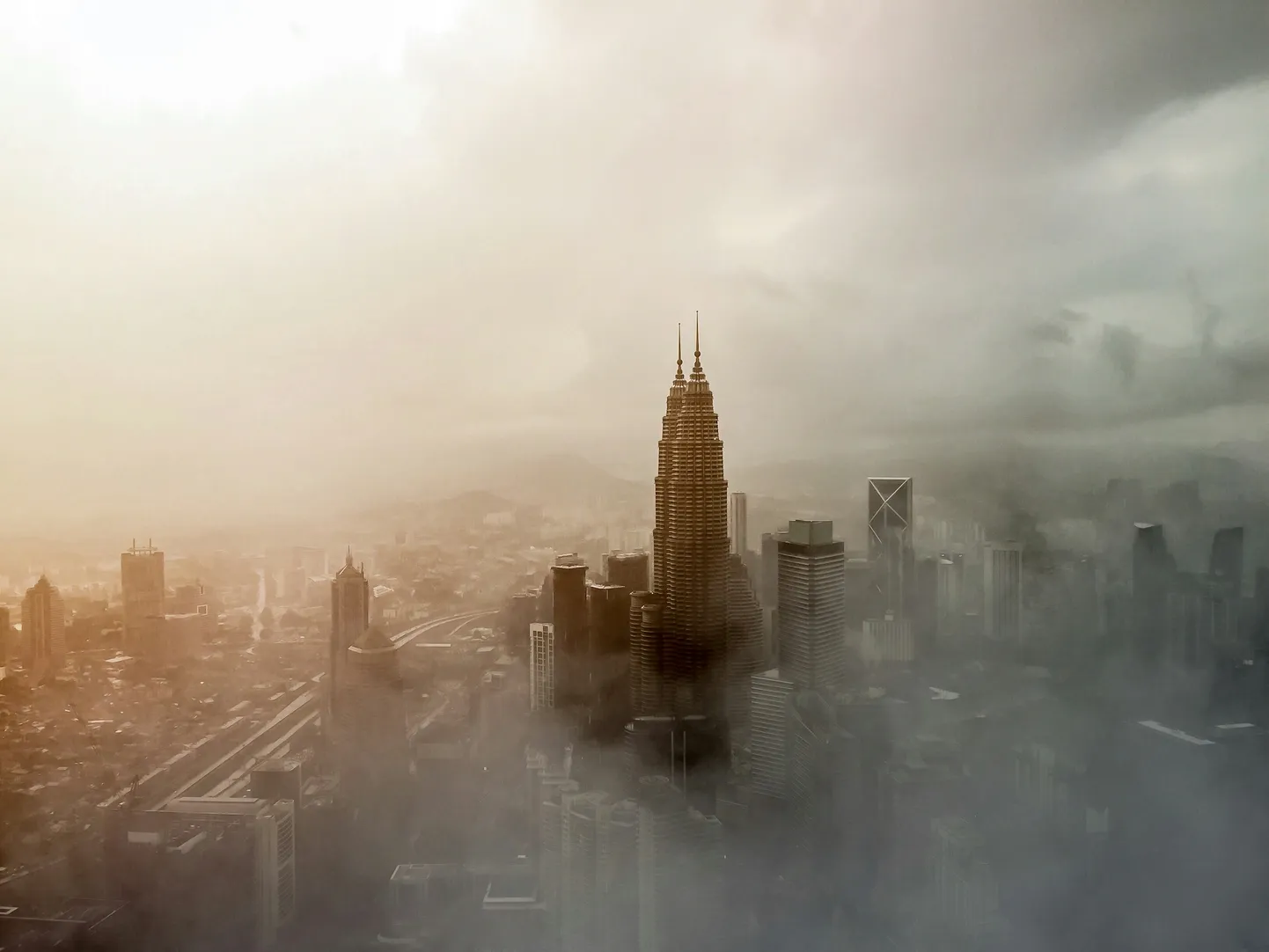 Kuala Lumpuri elanike sage külaline on «kõrilõikajalik» õhusaaste.
