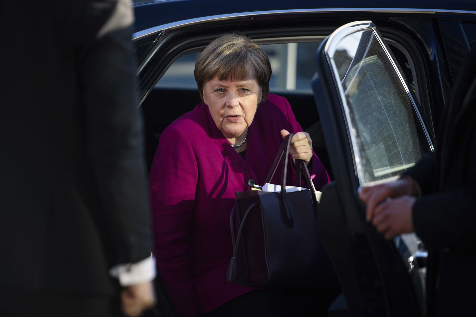 Saksa kantsler Angela Merkel läbiräääkimistele saabumas.