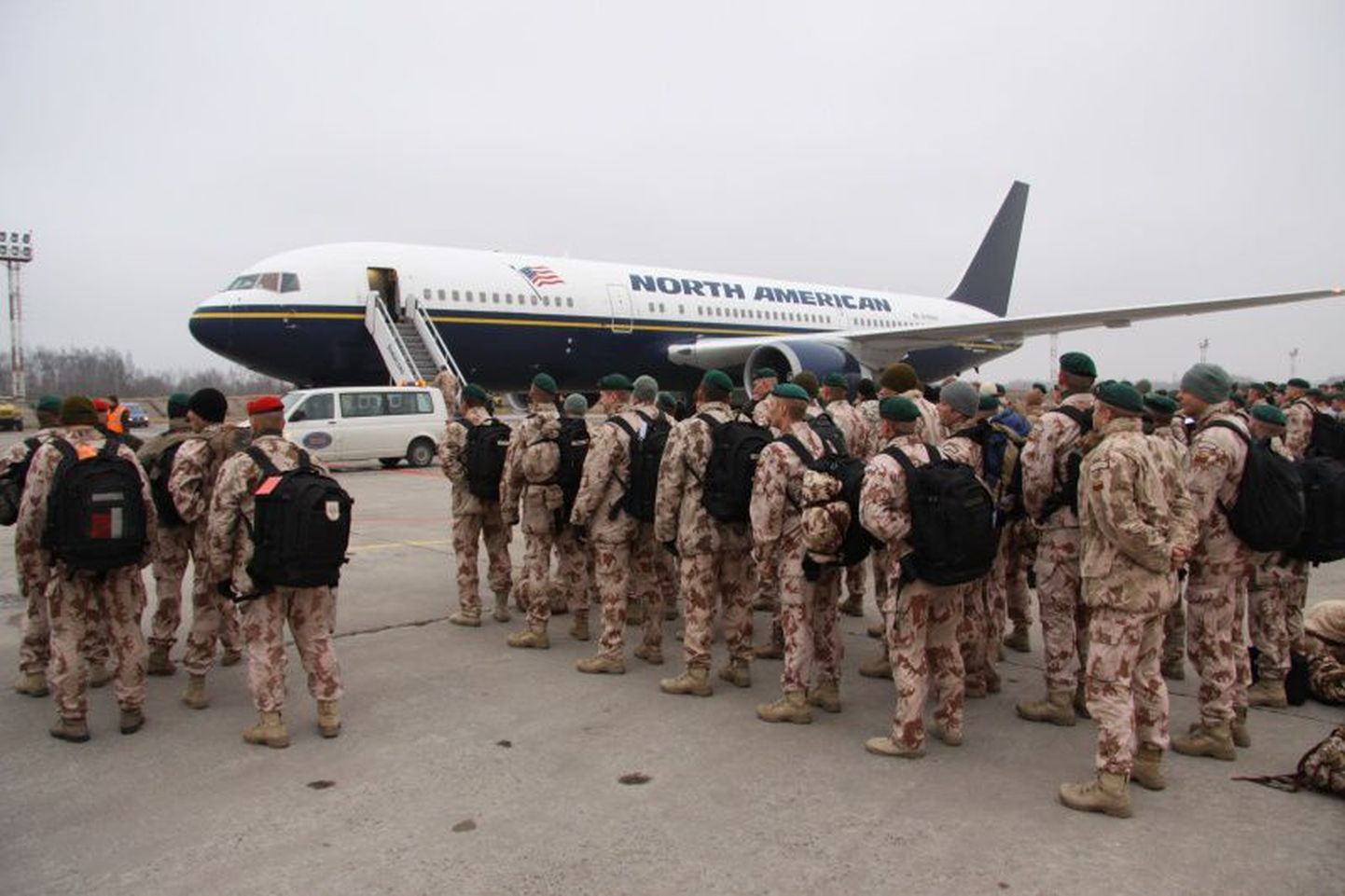 Pilt Afghanistani suundunud Leedu sõdureist.
