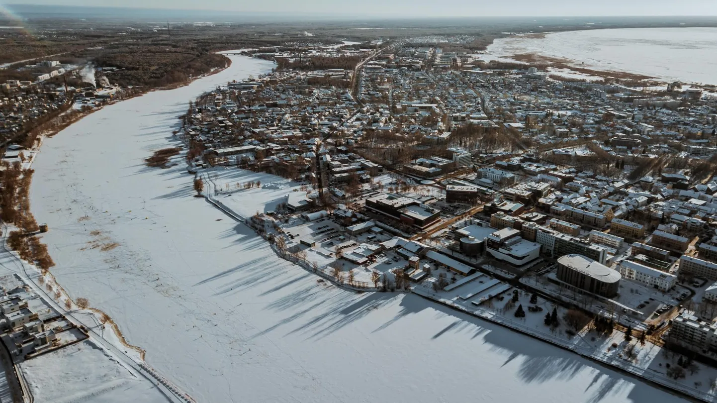 Pärnu häda ja õnnetus pole mitte kõrghoonete puudumine, vaid varasemate põlvkondade loodud parkide, puiesteede ja arhitektuuripärlite alahindamine, kirjutab Mark Soosaar. 