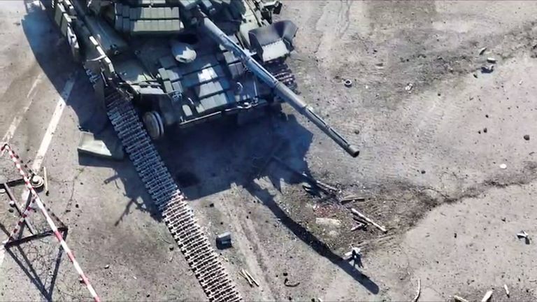Разбитый танк на украинско-российской границе. 12 марта 2024 г.