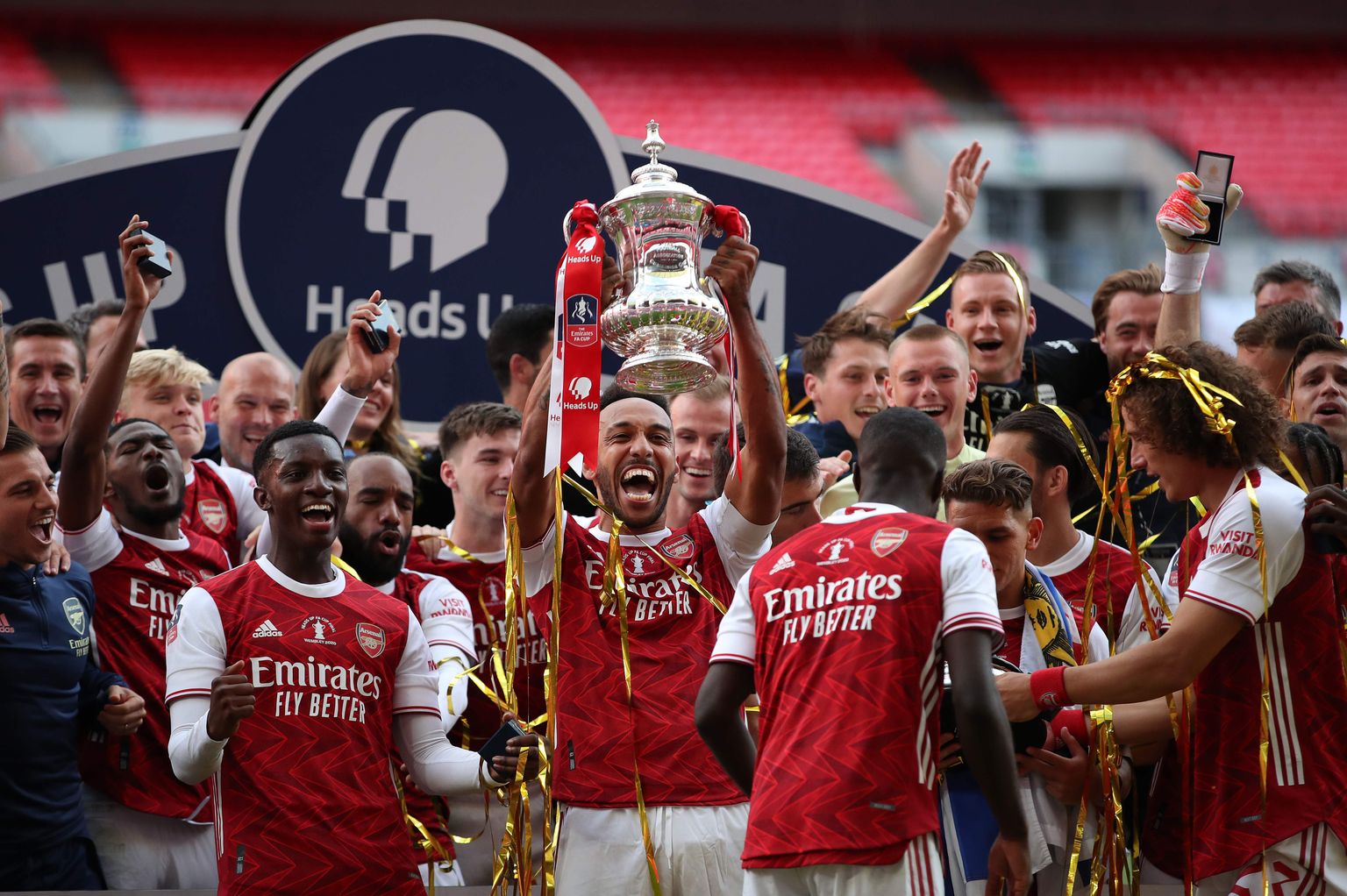 Augustis toimunud FA karikasarja finaalis alistas Londoni Arsenal Wembley staadionil Londoni Chelsea.