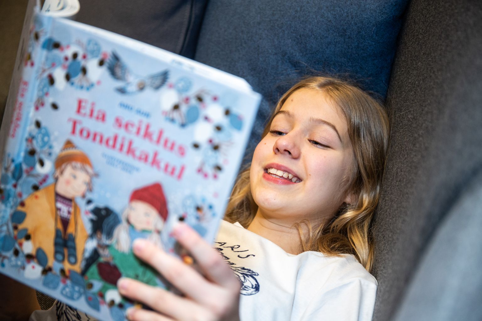 Paula Rits, "Eia jõulud tondikakul" osatäitja loeb raamatut "Eia seiklus Tondikakul".