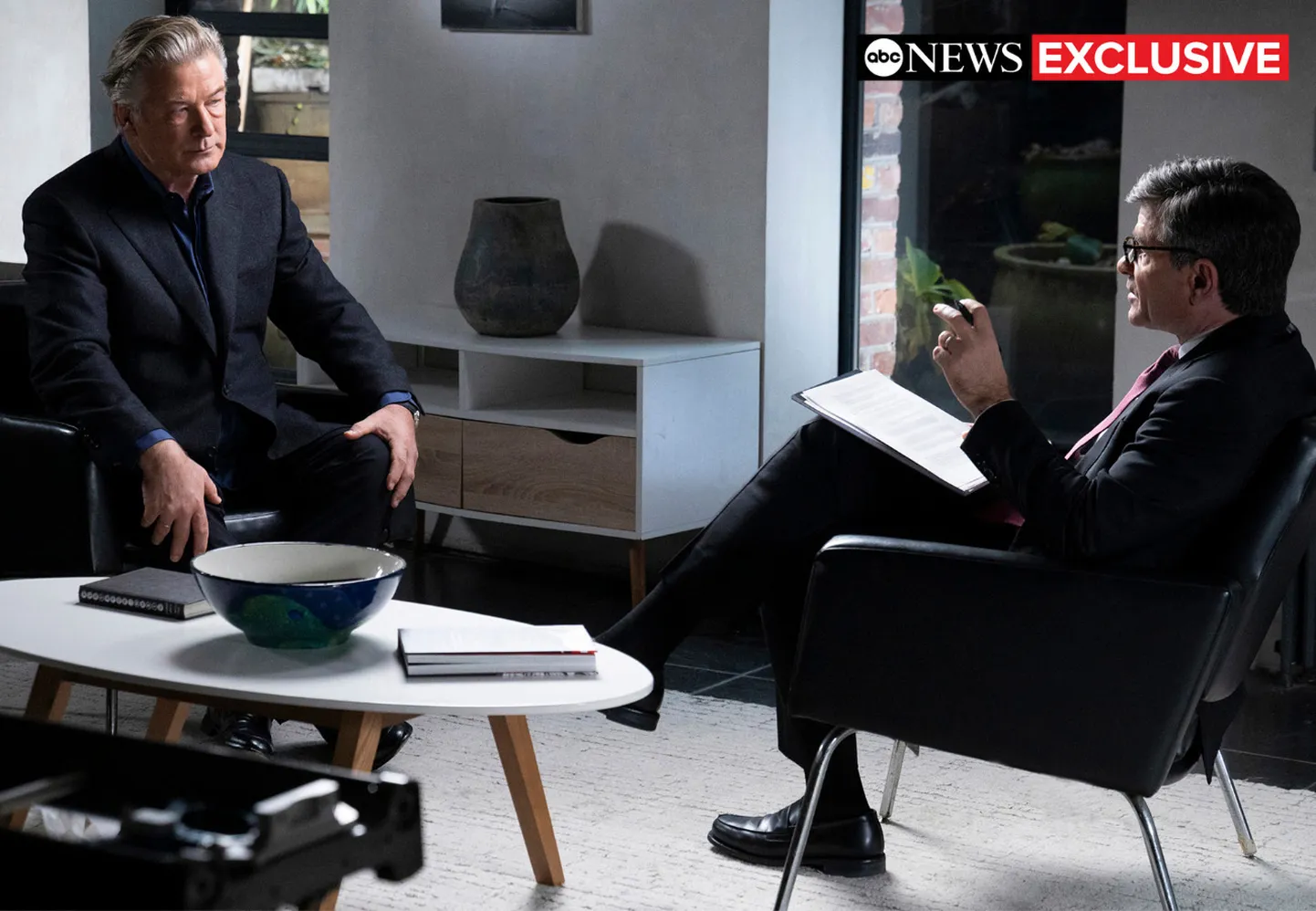 Alec Baldwin oma esimeses teleesinemises peale traagilist õnnetust