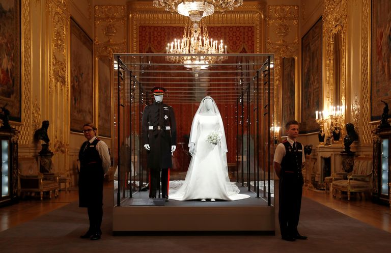 Windsori lossi näitusel «A Royal Wedding» näeb prints Harry ja Sussexi hertsoginna Meghani pulmarõivaid