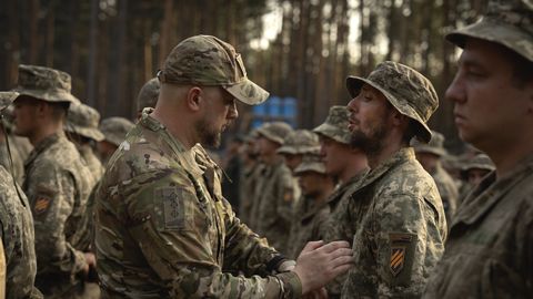 Брюссель рассматривает возможность прекращения временной защиты для украинских мужчин призывного возраста